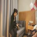 [MP4/ 786M]  肤白貌美大眼睛漂亮小姐姐约到酒店性感紧身黑衣凹
