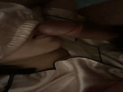 推特【XiaoNaiPing13】北京地区大神，喜欢约炮各种丰满人妻，口交颜射深喉肛交，每一个都很骚！[MP4/720MB] 