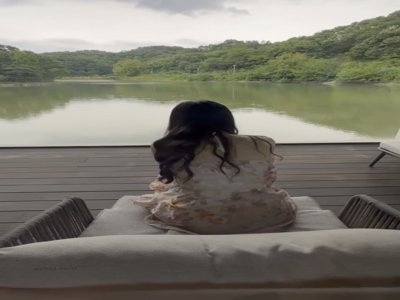 [MP4/ 2.19G] 精品乱伦会喷水的亲姐姐 - 独家秘方喝下像钢筋一样硬 在阳台操翻姐姐肛塞小穴 换上情趣装连射两炮 